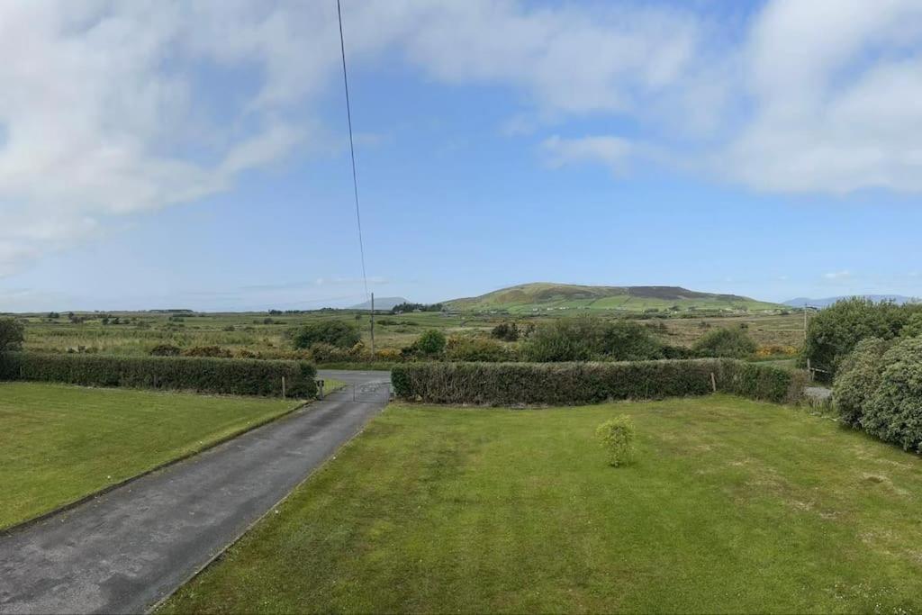 Rosie'S Pad Villa Louisburgh Exterior foto